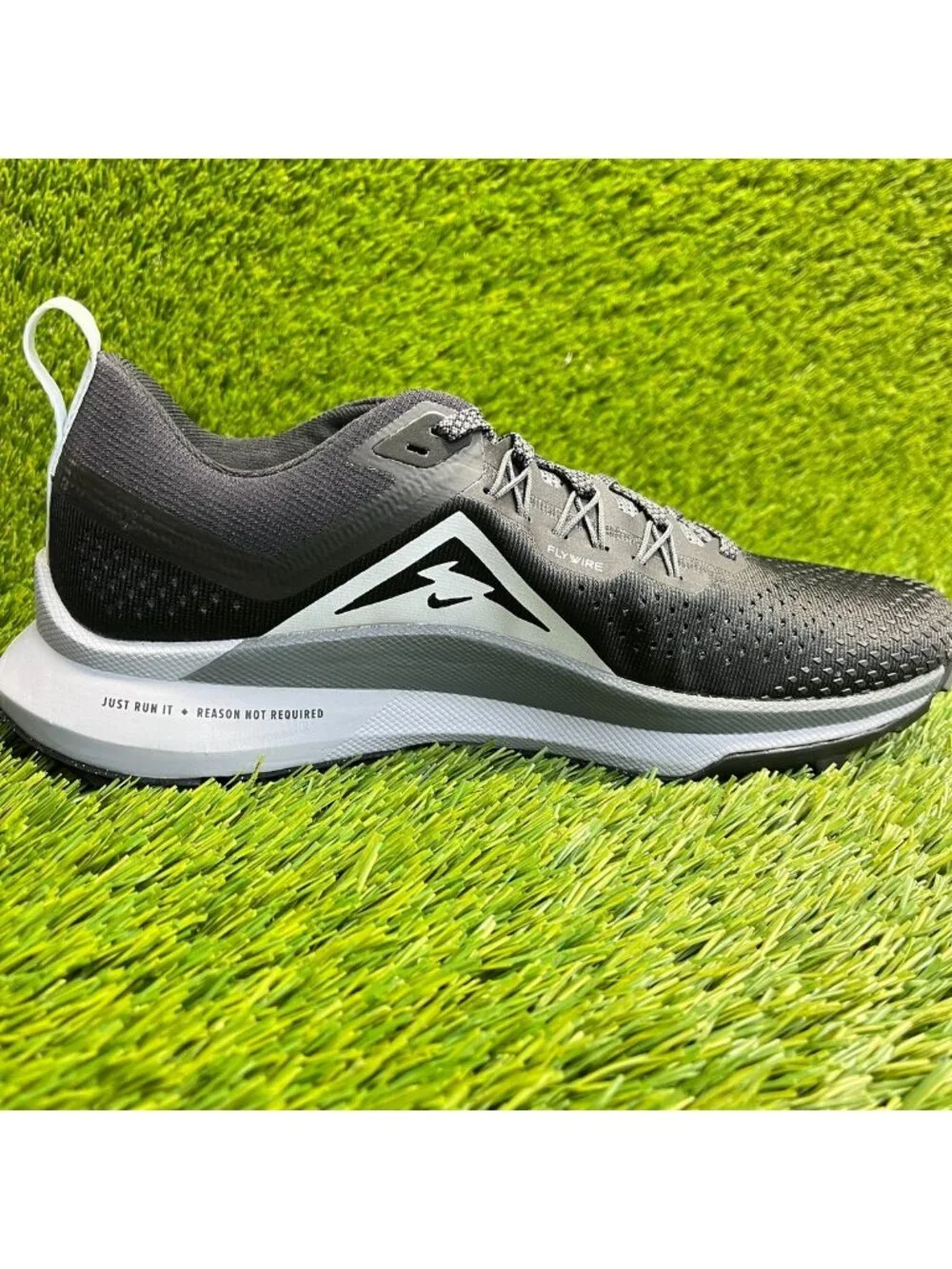 Nike React Pegasus Trail 4 Black Dark Gray Mens Size 7.5 Running Shoes Sneakers